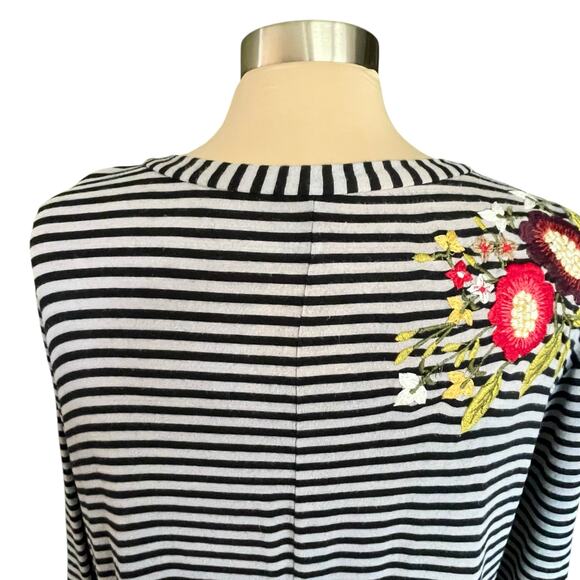 Soft Surroundings Knit Tunic 1X Gray Black Stripe Floral Embroidery Asymmetric - Picture 3 of 10